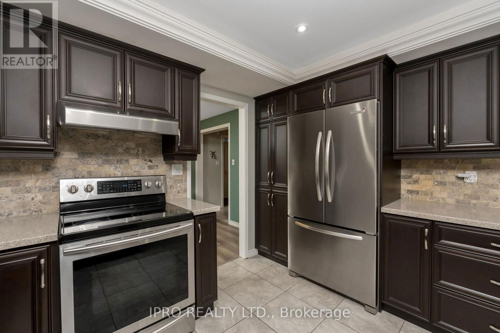 1 LINDHURST STREET Image 9