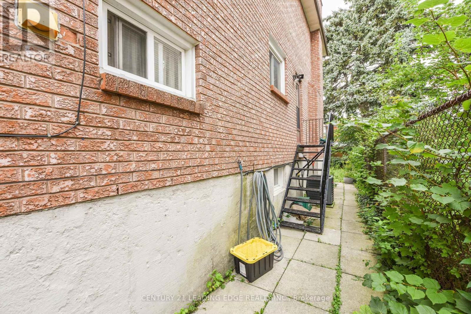 60A SENTINEL ROAD Image 39
