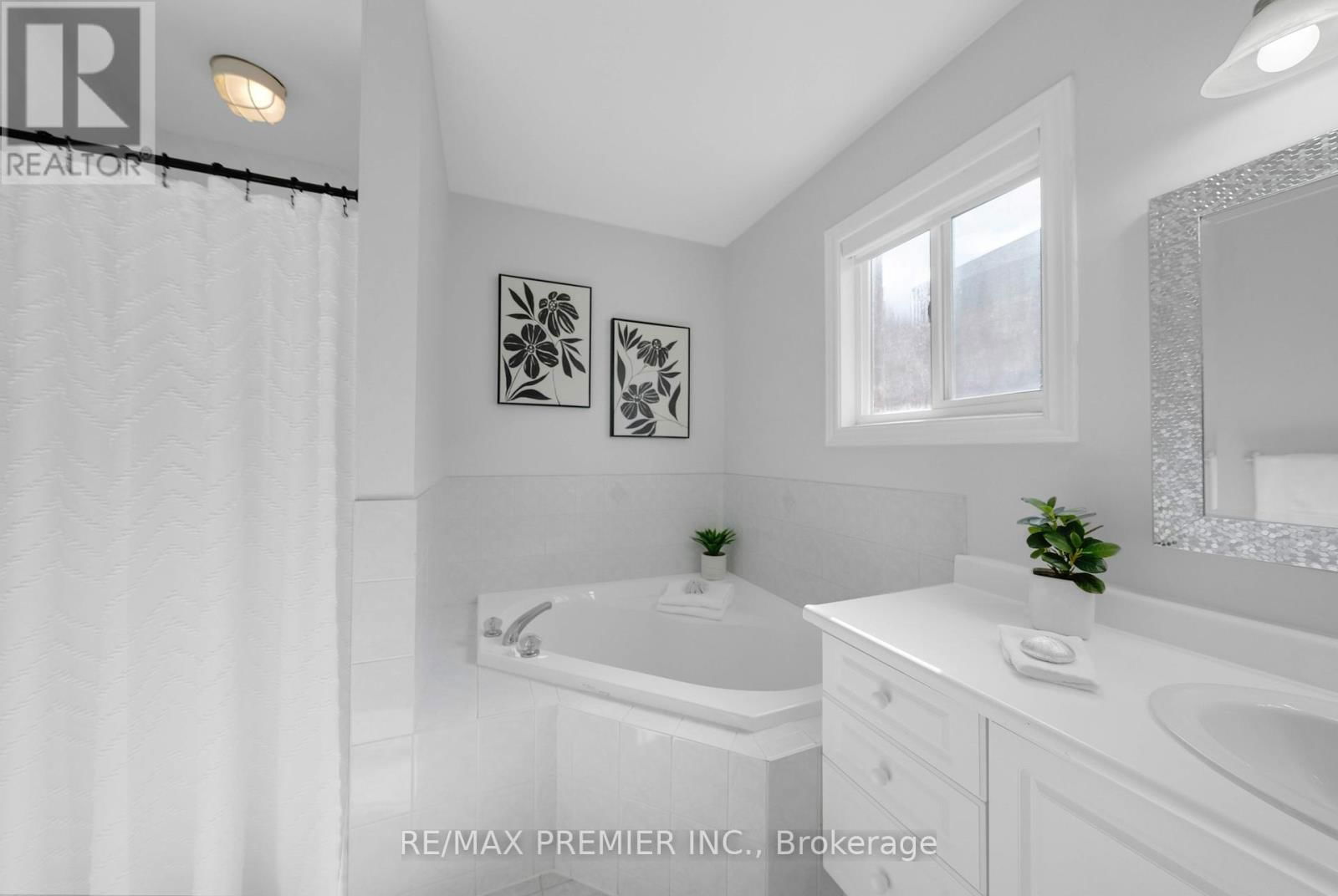 16 SHADY GLEN CRESCENT Image 36