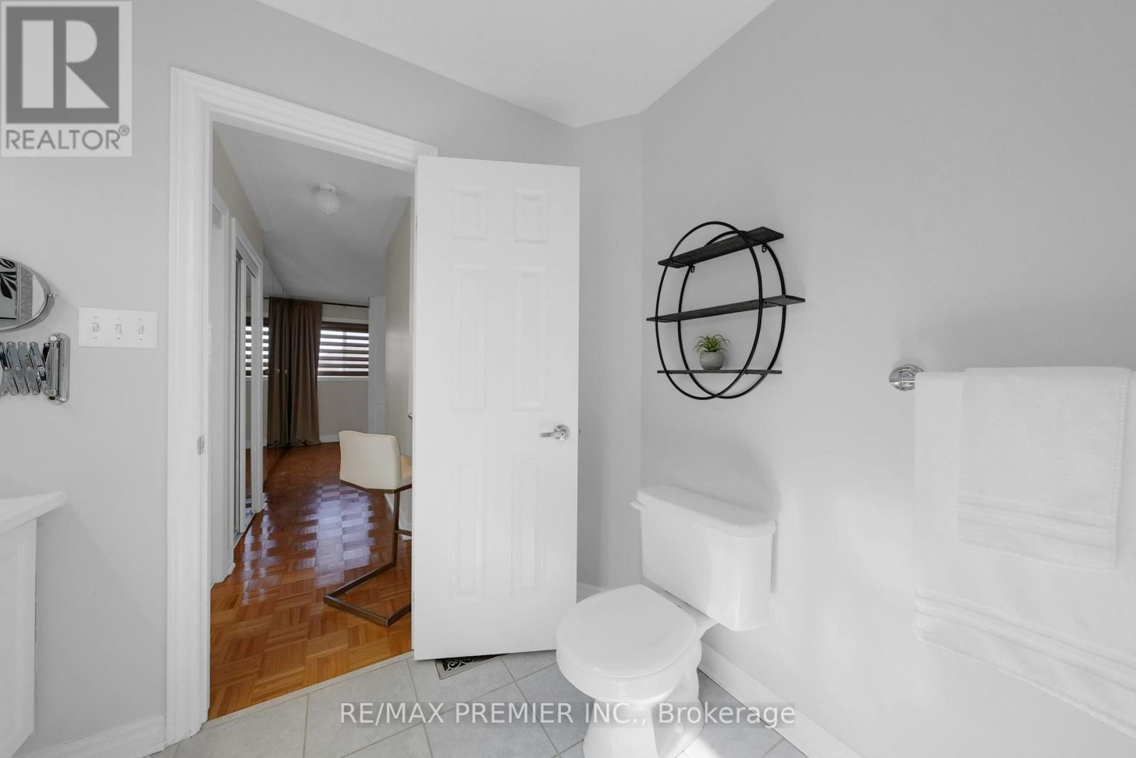 16 SHADY GLEN CRESCENT Image 38
