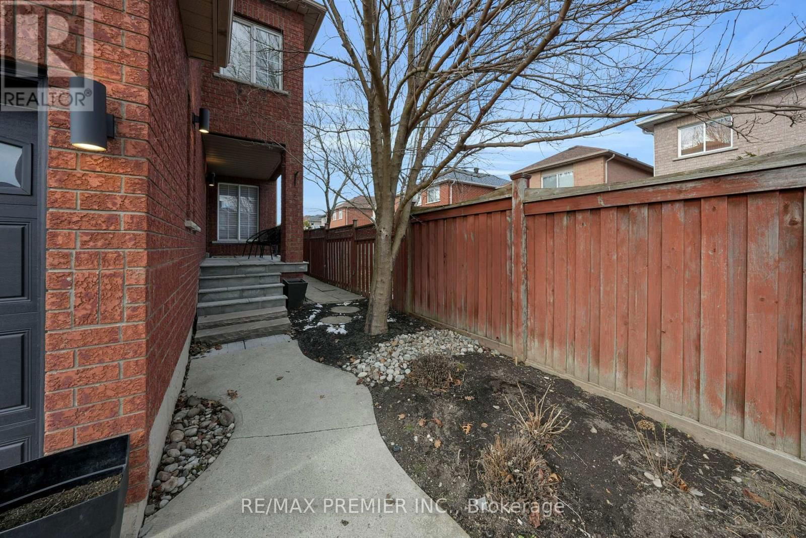 16 SHADY GLEN CRESCENT Image 4