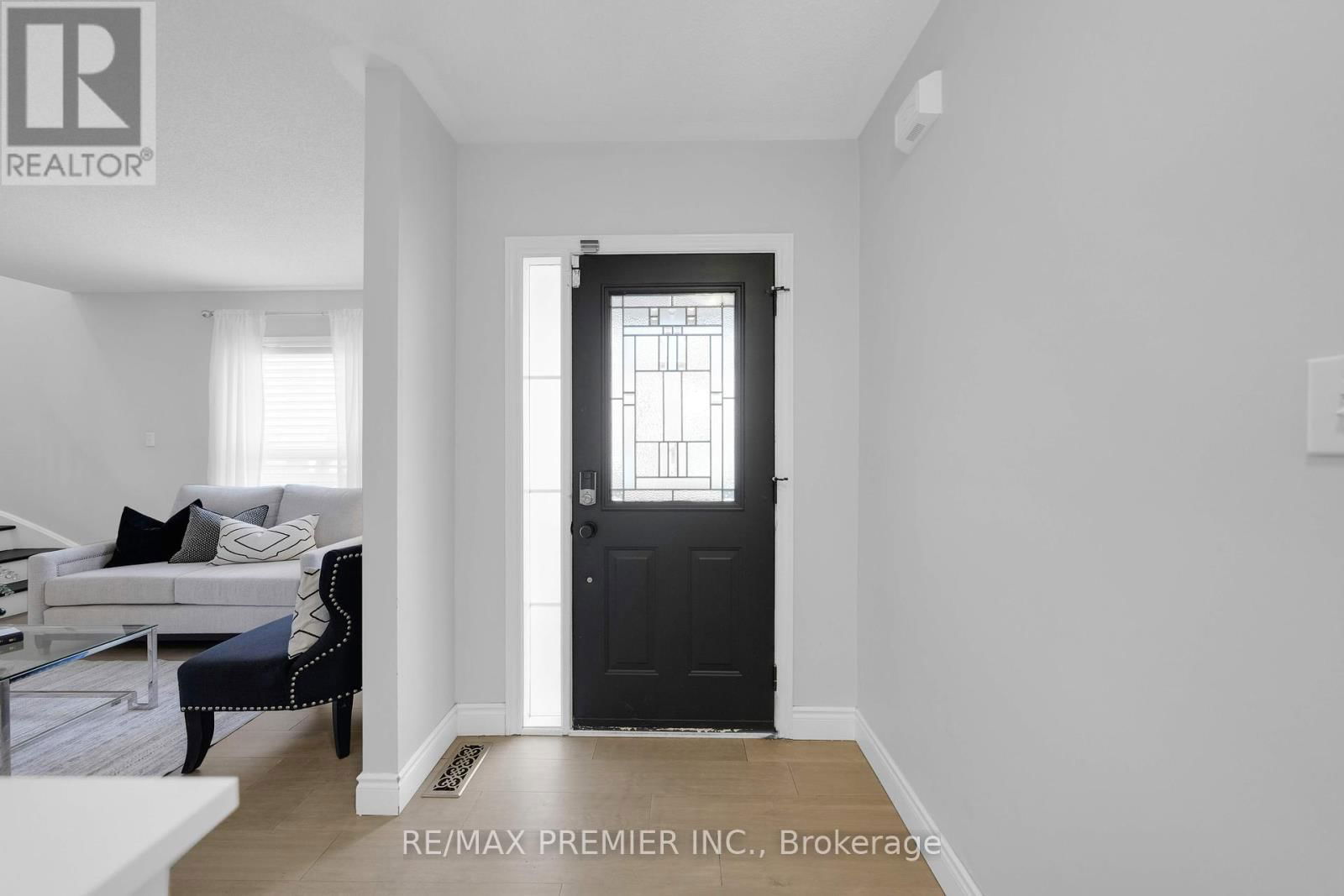 16 SHADY GLEN CRESCENT Image 7