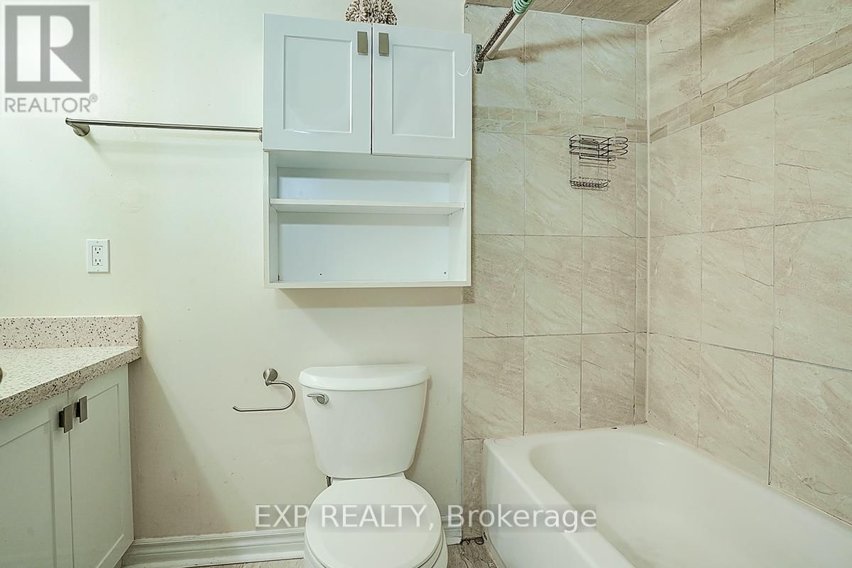 56 - 41 MISSISSAUGA VALLEY BOULEVARD Image 32