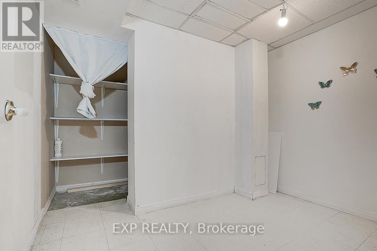 56 - 41 MISSISSAUGA VALLEY BOULEVARD Image 37