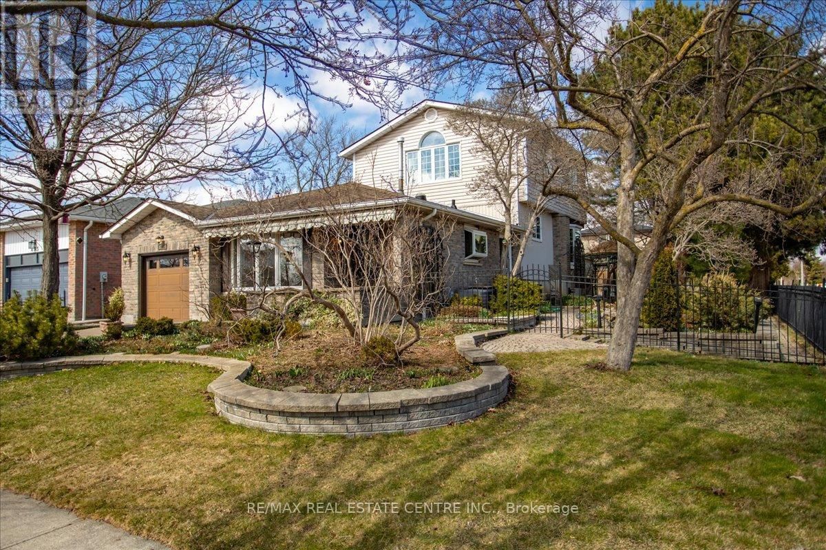 485 GOWLAND CRESCENT Image 2