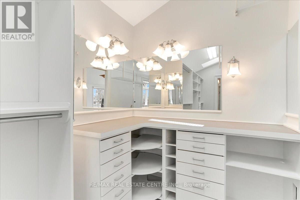 485 GOWLAND CRESCENT Image 21