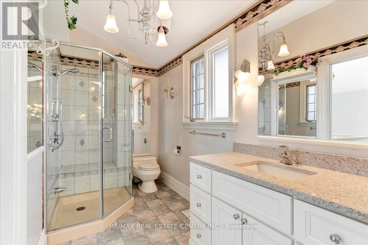 485 GOWLAND CRESCENT Image 22