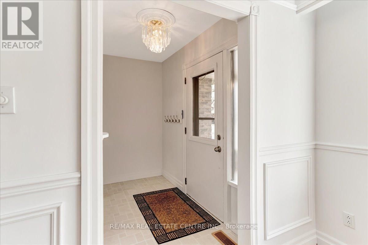 485 GOWLAND CRESCENT Image 3