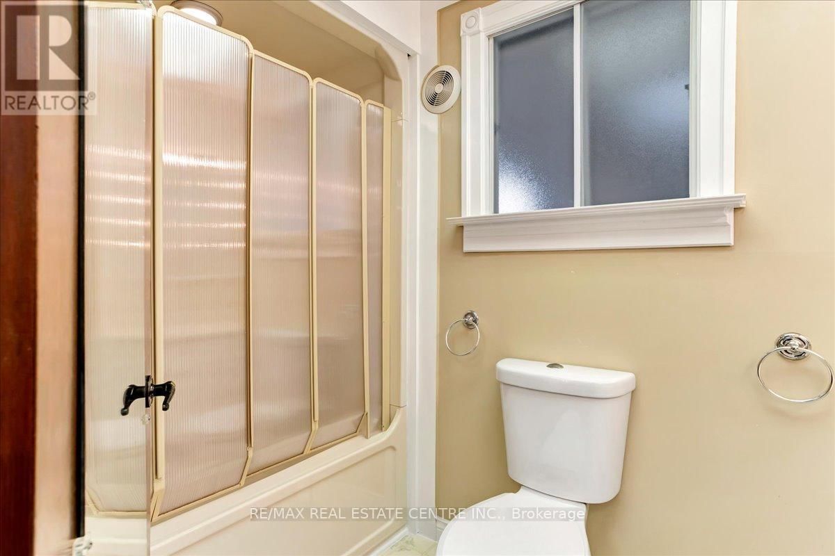 485 GOWLAND CRESCENT Image 32