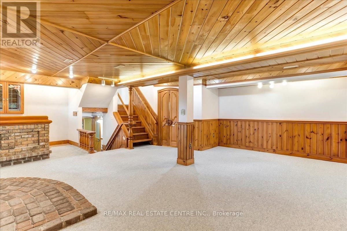 485 GOWLAND CRESCENT Image 33