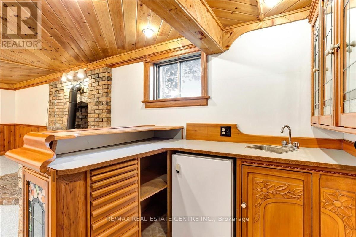 485 GOWLAND CRESCENT Image 37