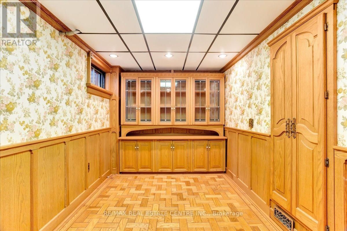 485 GOWLAND CRESCENT Image 39