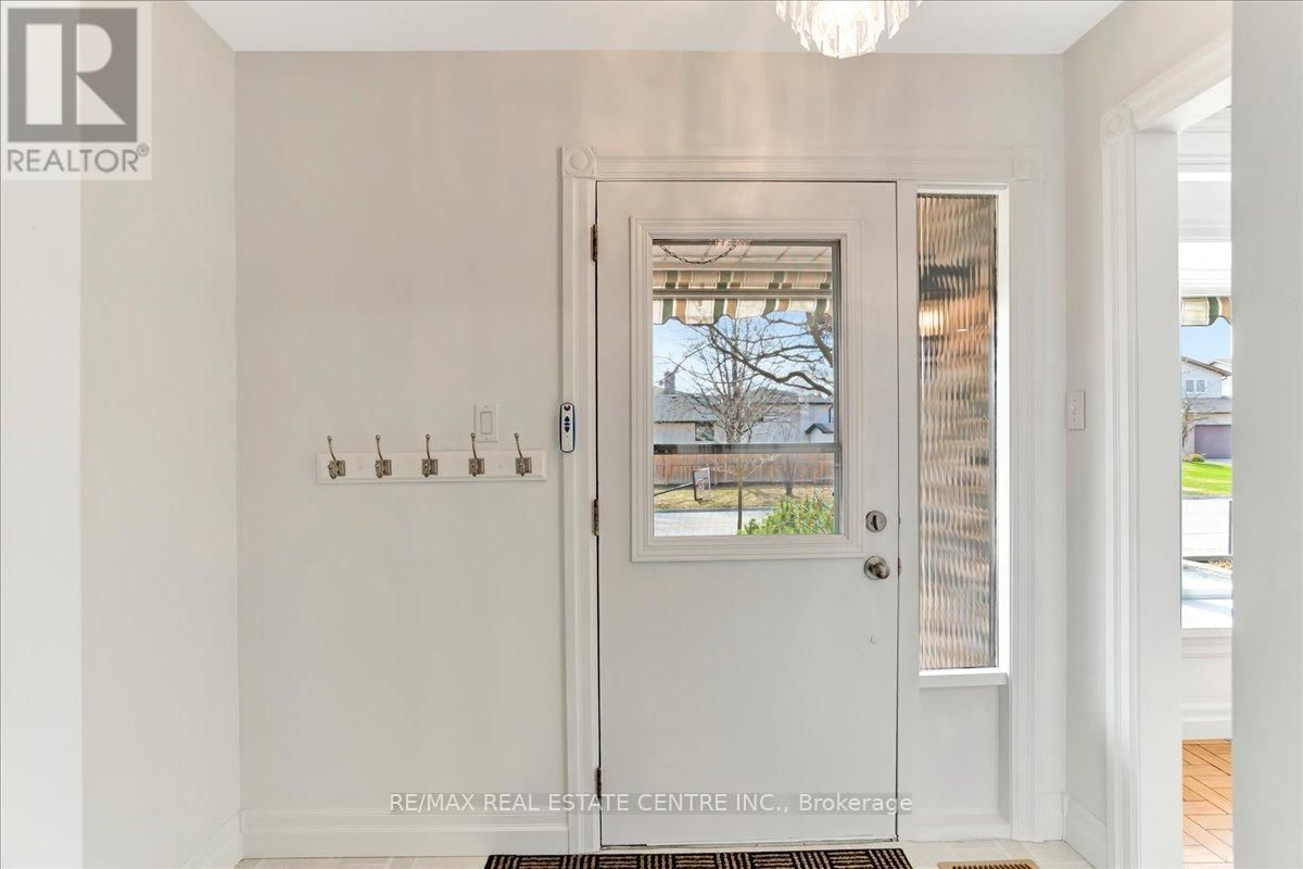 485 GOWLAND CRESCENT Image 4