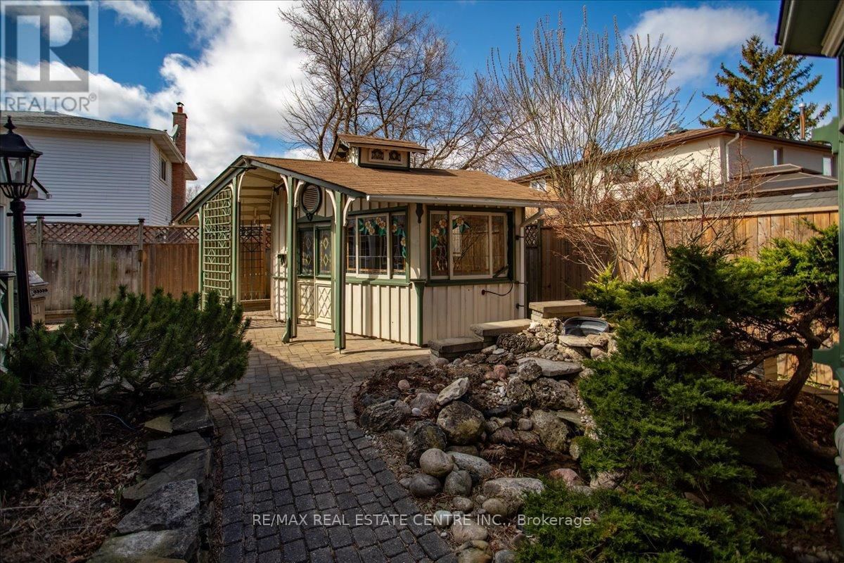 485 GOWLAND CRESCENT Image 46
