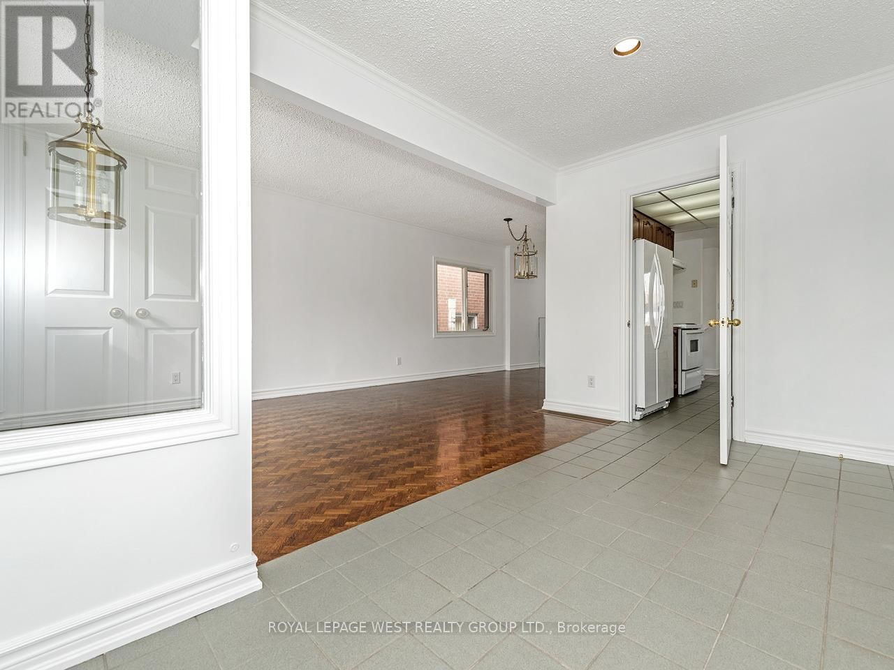 42 TILDEN CRESCENT NORTH Image 14