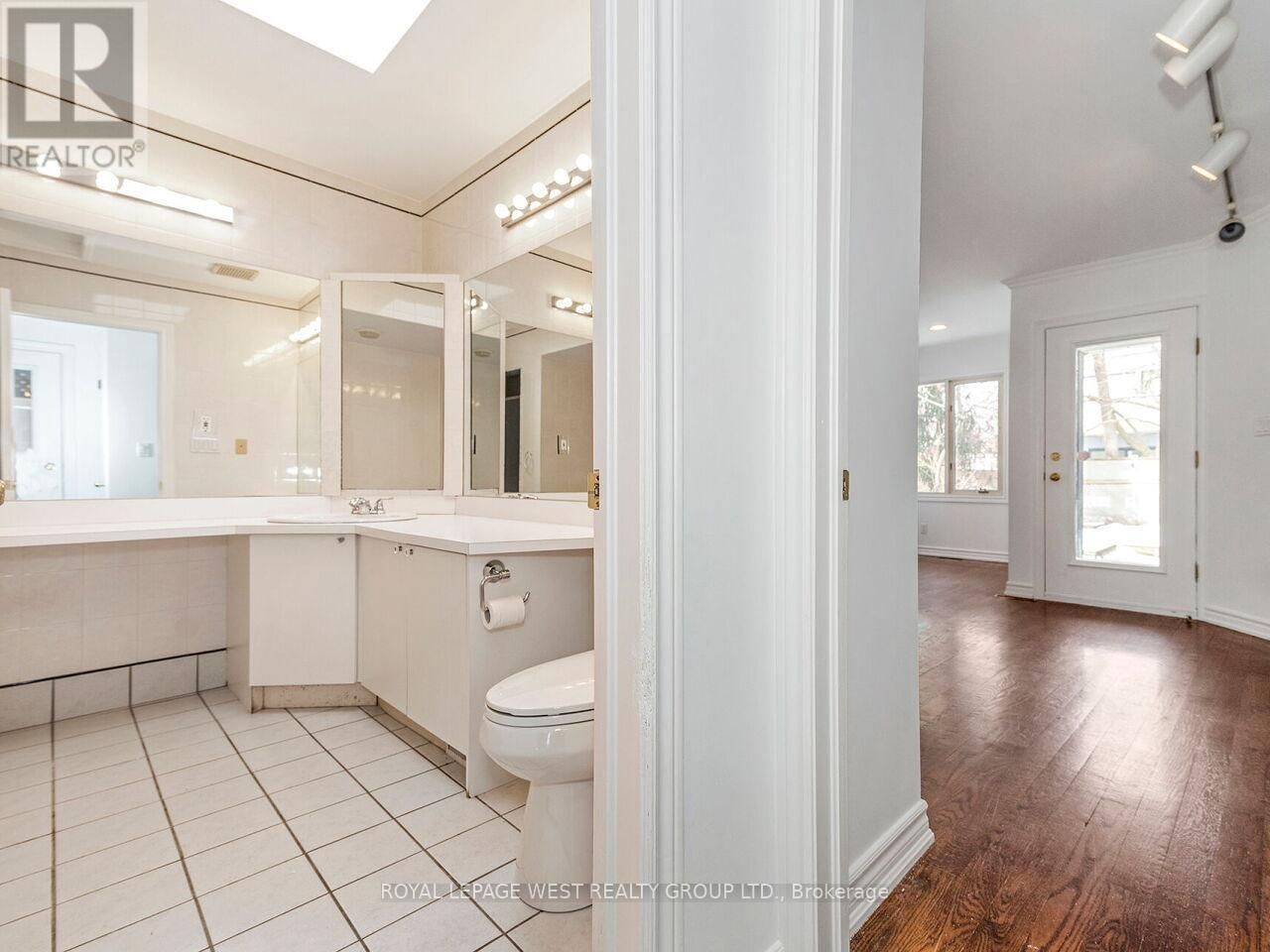 42 TILDEN CRESCENT NORTH Image 28