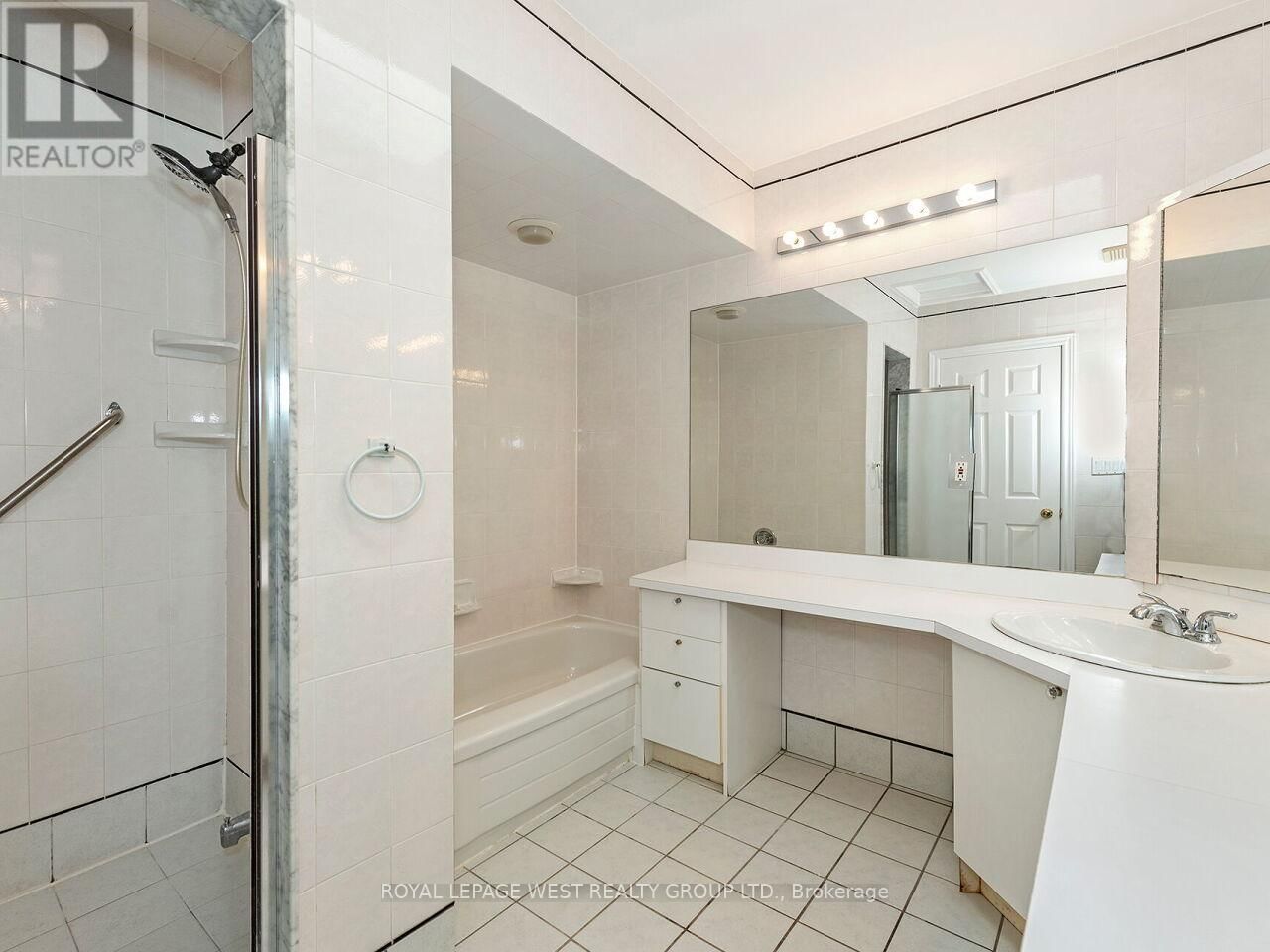 42 TILDEN CRESCENT NORTH Image 31