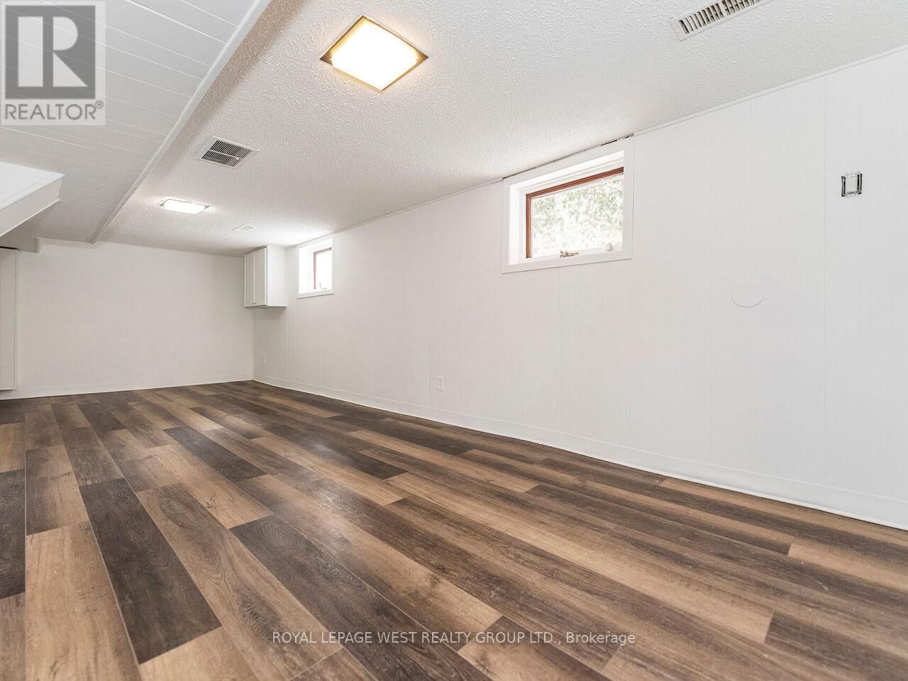 42 TILDEN CRESCENT NORTH Image 34