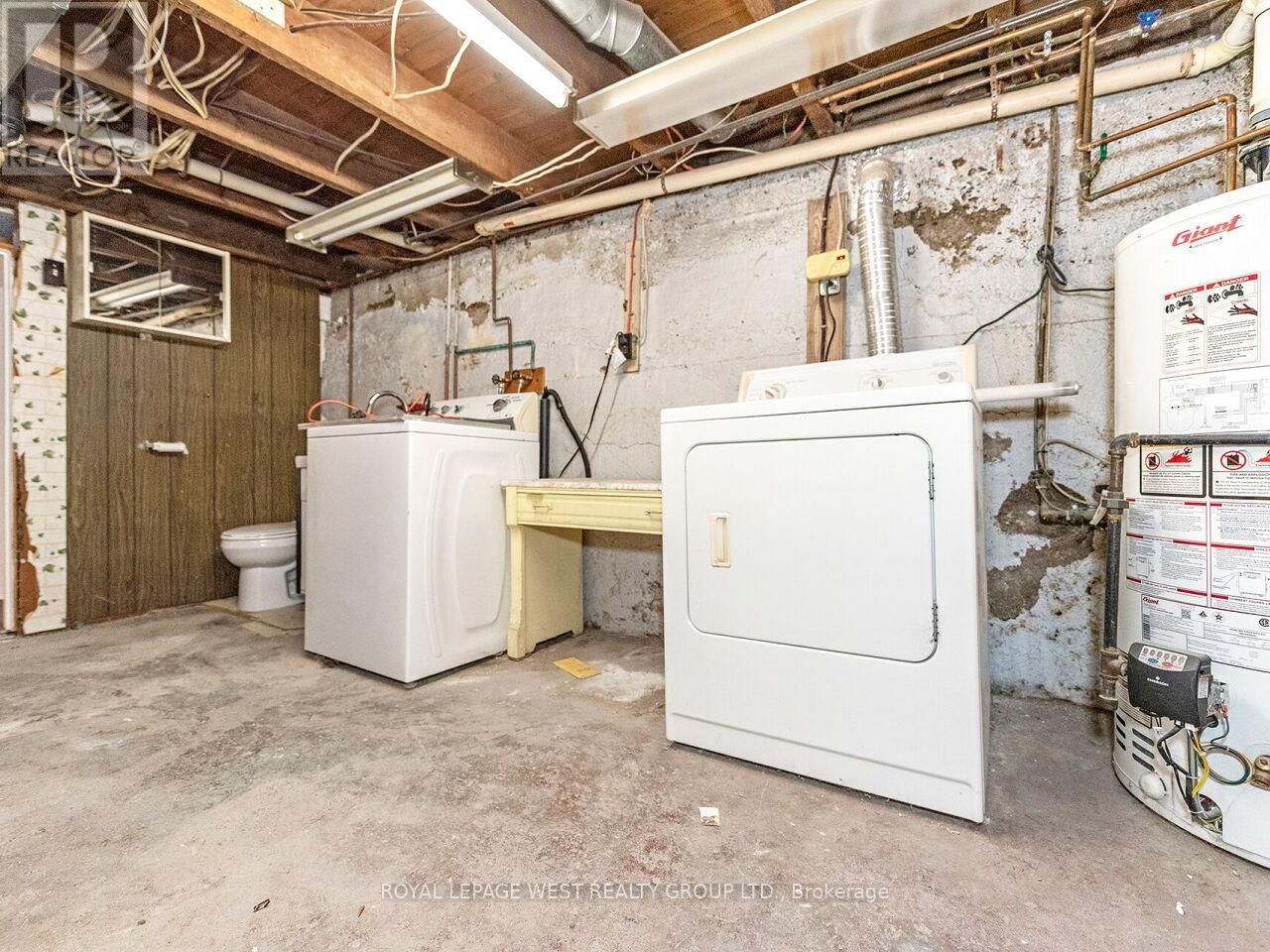 42 TILDEN CRESCENT NORTH Image 41
