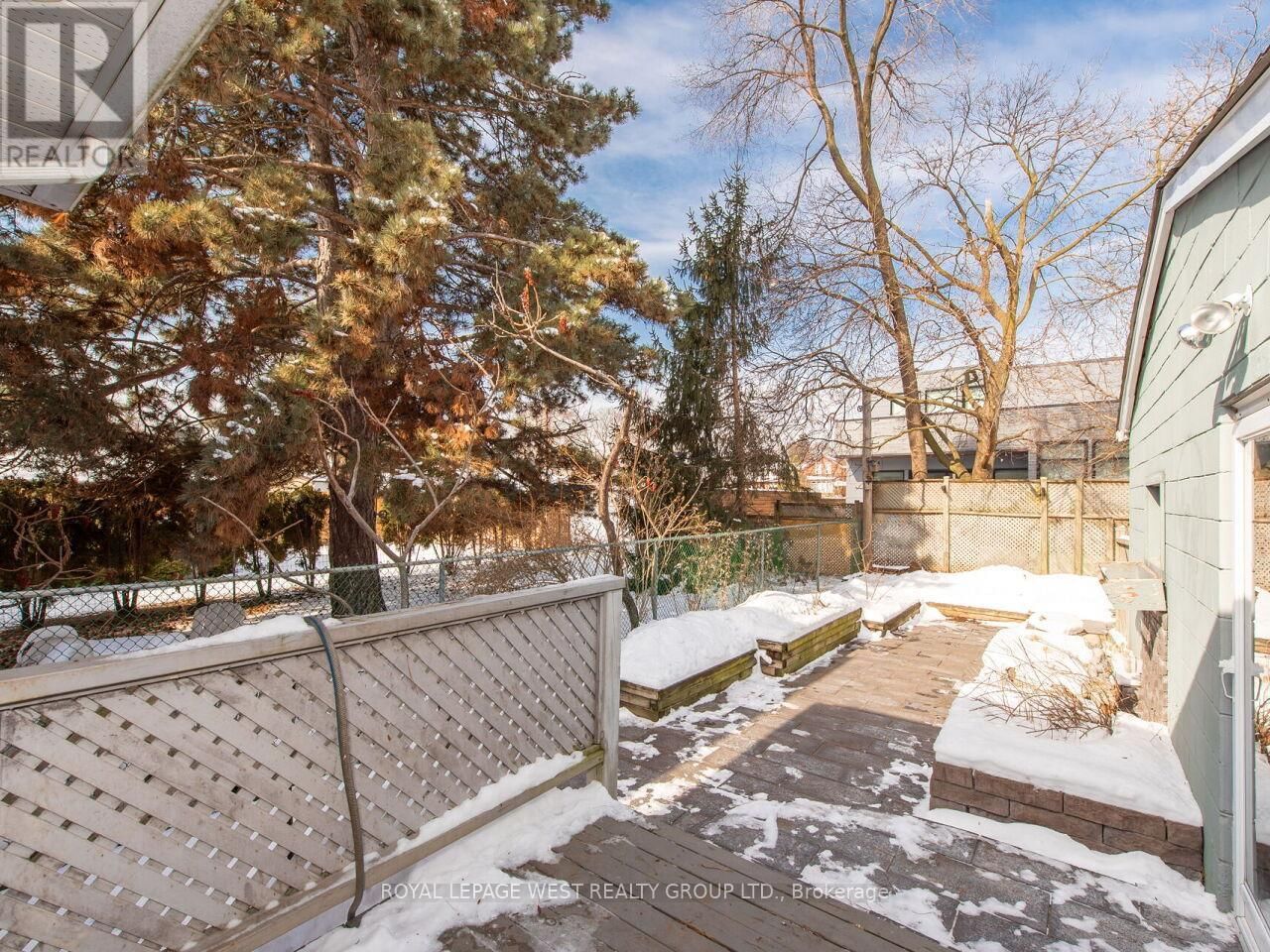42 TILDEN CRESCENT NORTH Image 43