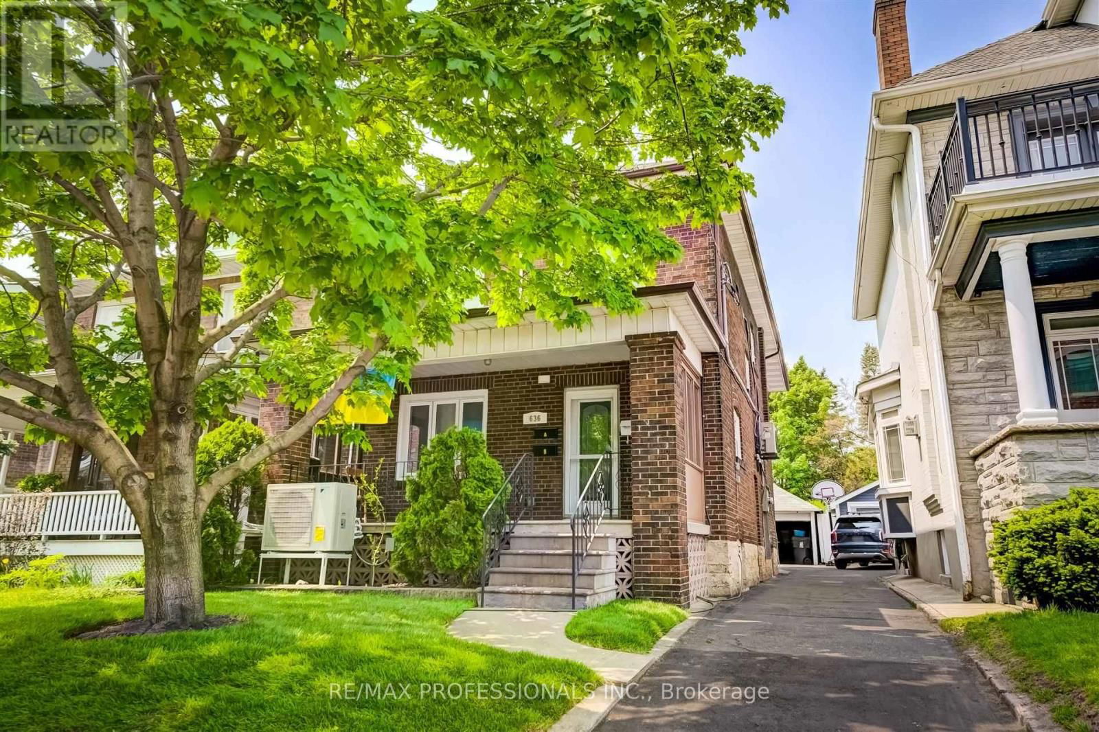 636 RUNNYMEDE ROAD Image 1