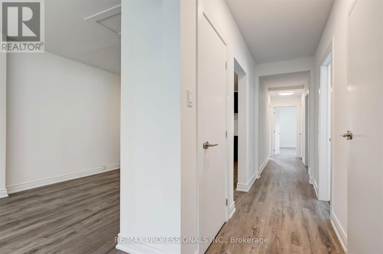 636 RUNNYMEDE ROAD Image 3
