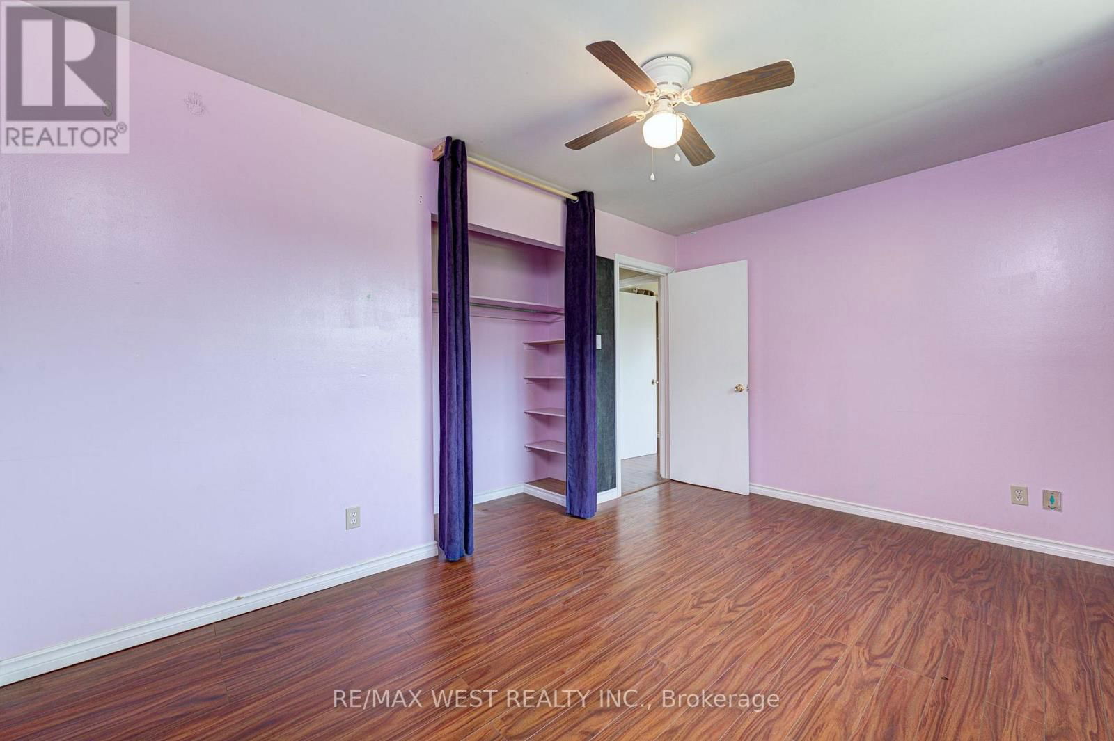 Upper Lvl - 18 GLENFOREST ROAD Image 15