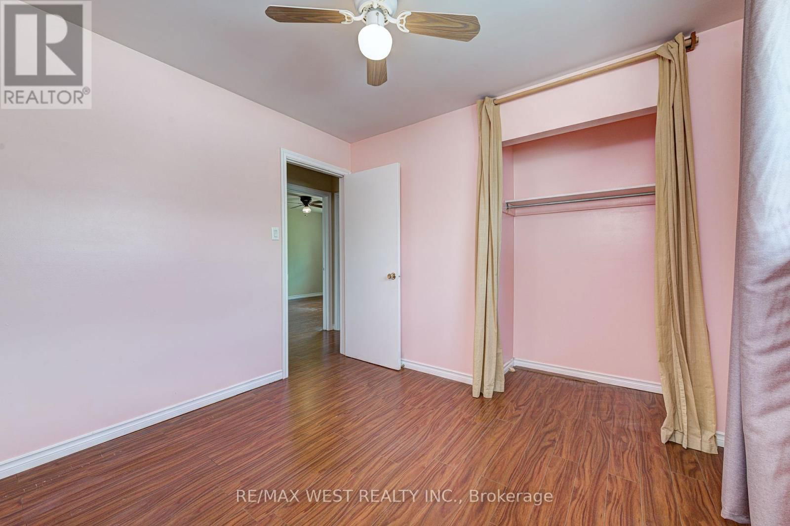 Upper Lvl - 18 GLENFOREST ROAD Image 18