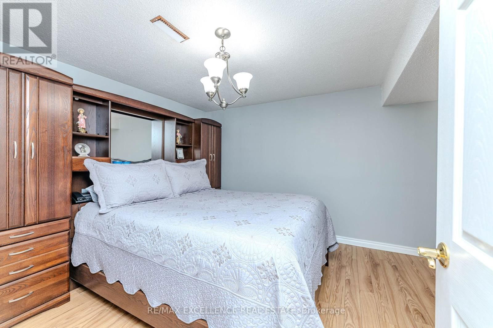 24 LINKDALE ROAD Image 35