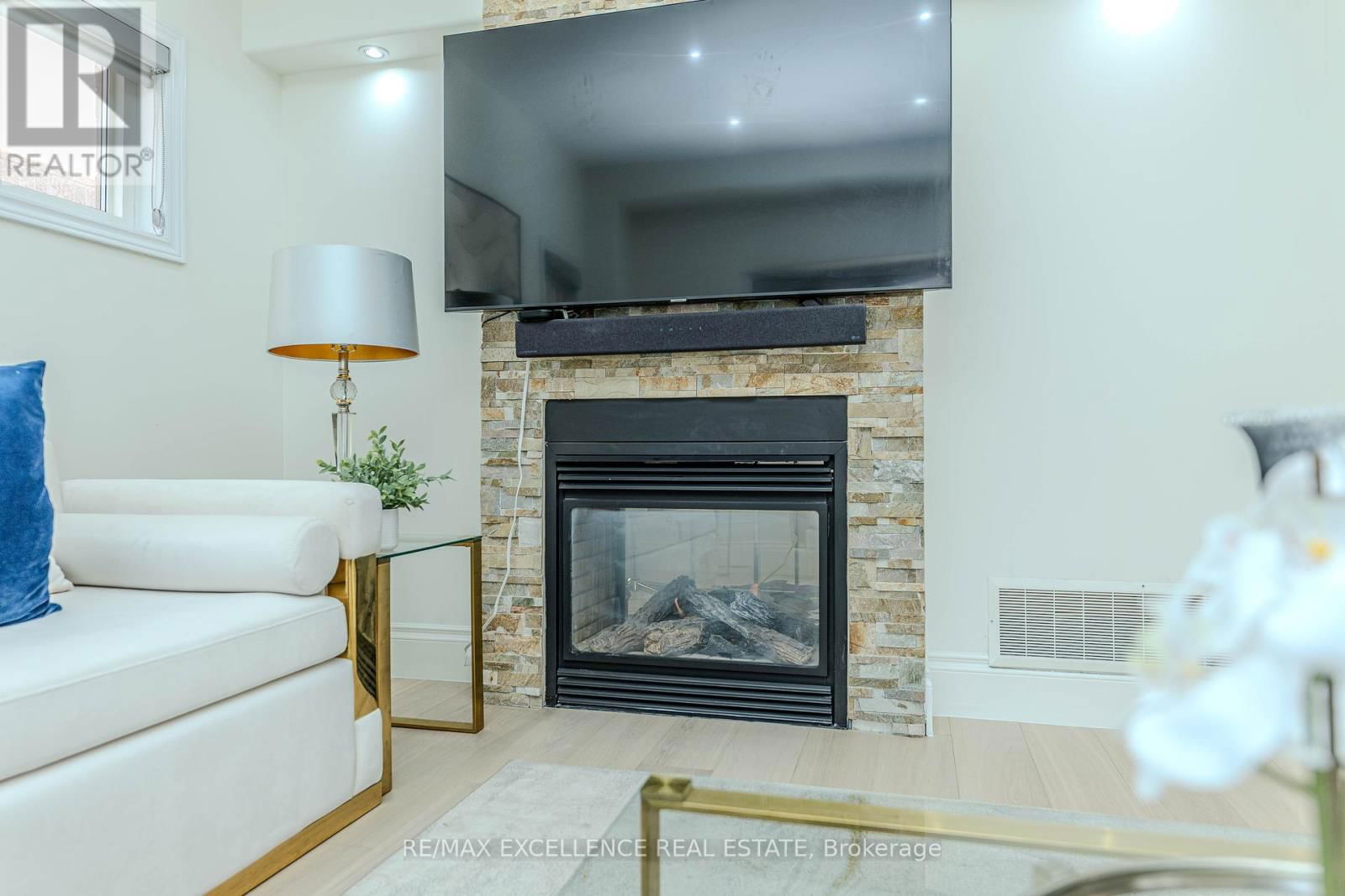 24 DELMONICO ROAD Image 14