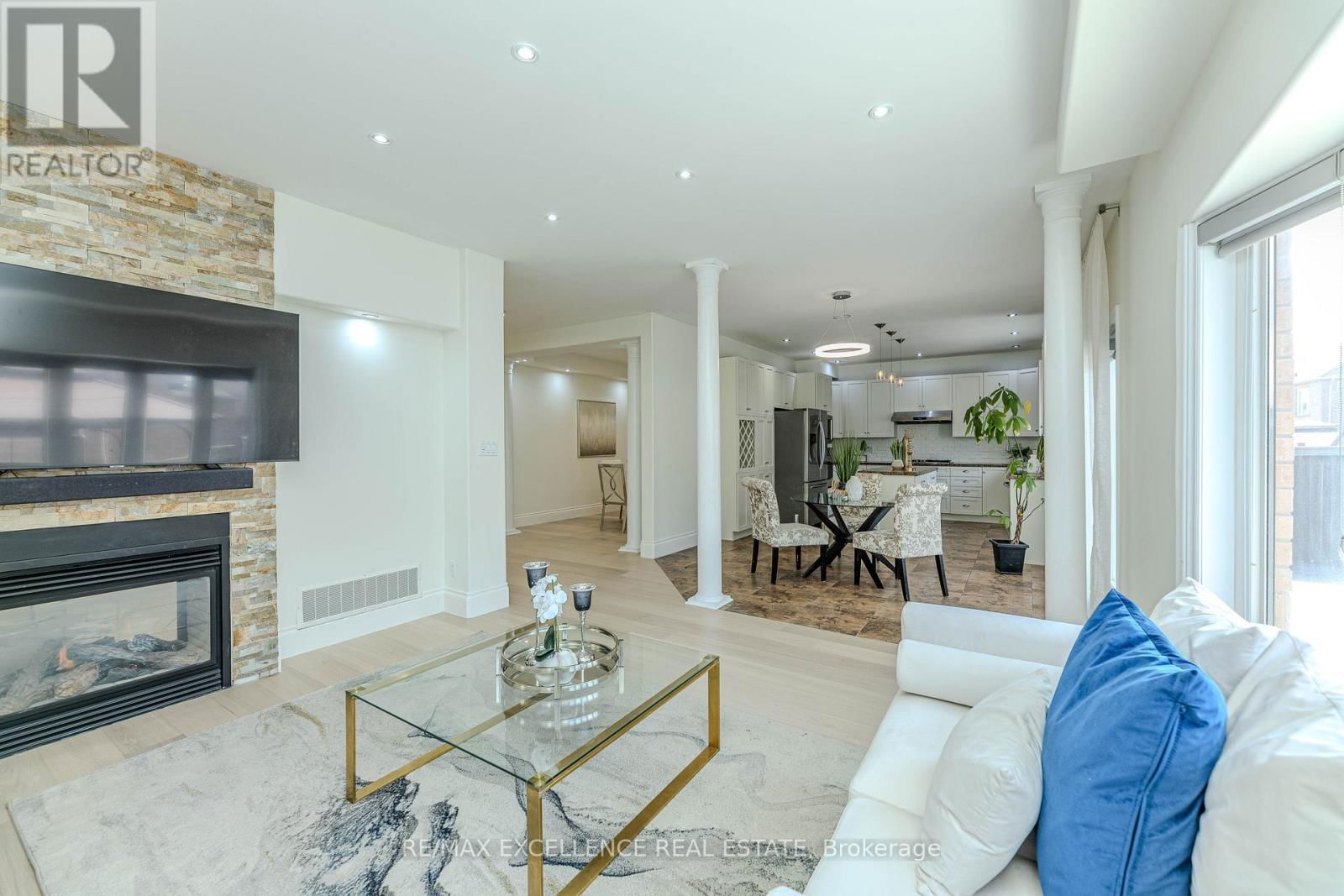 24 DELMONICO ROAD Image 16