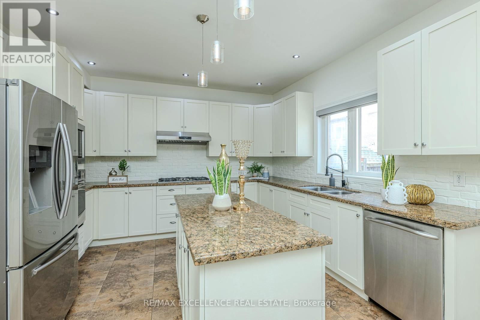 24 DELMONICO ROAD Image 18