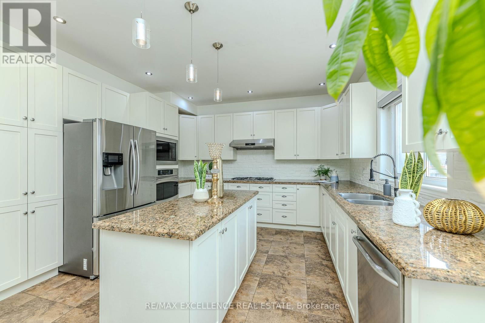 24 DELMONICO ROAD Image 19