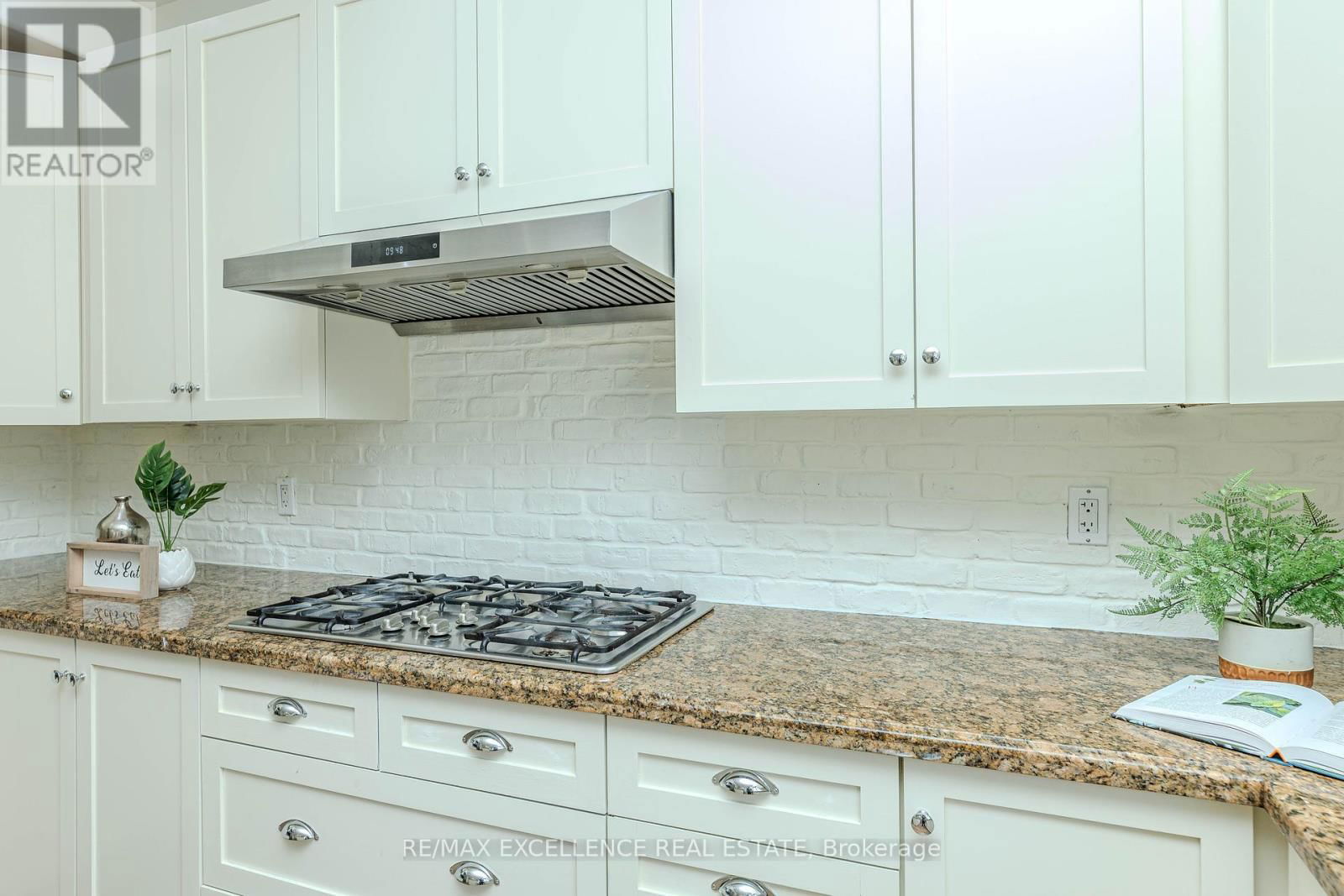 24 DELMONICO ROAD Image 20