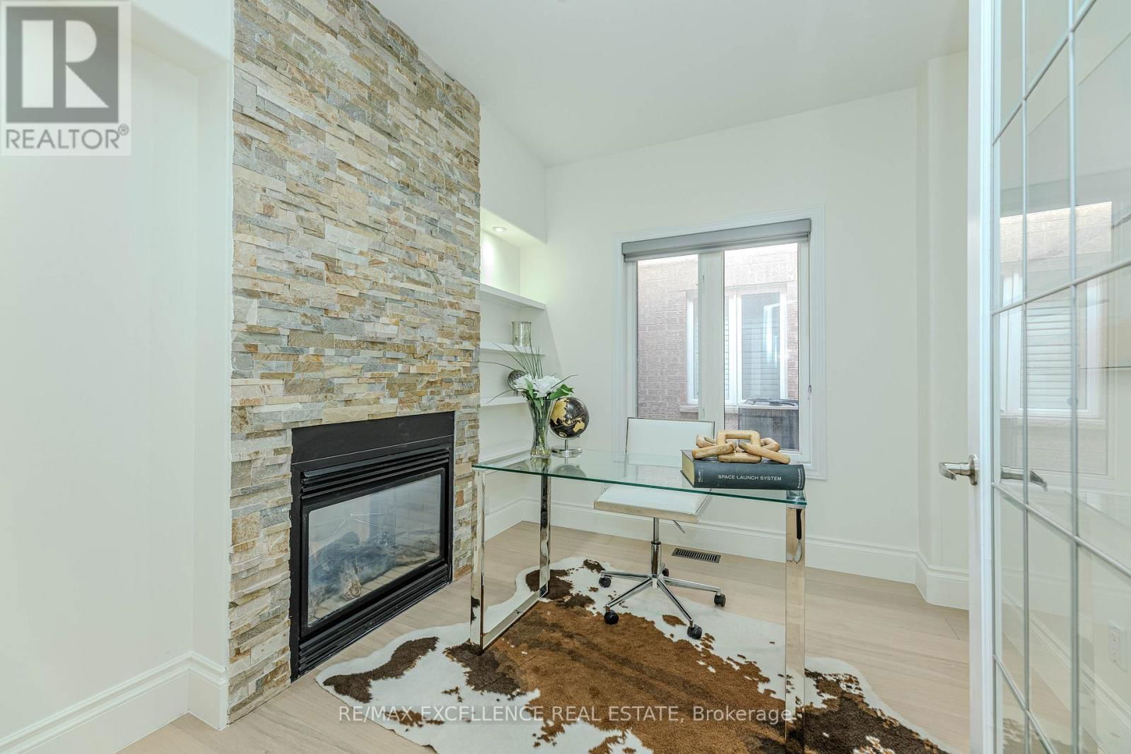 24 DELMONICO ROAD Image 8