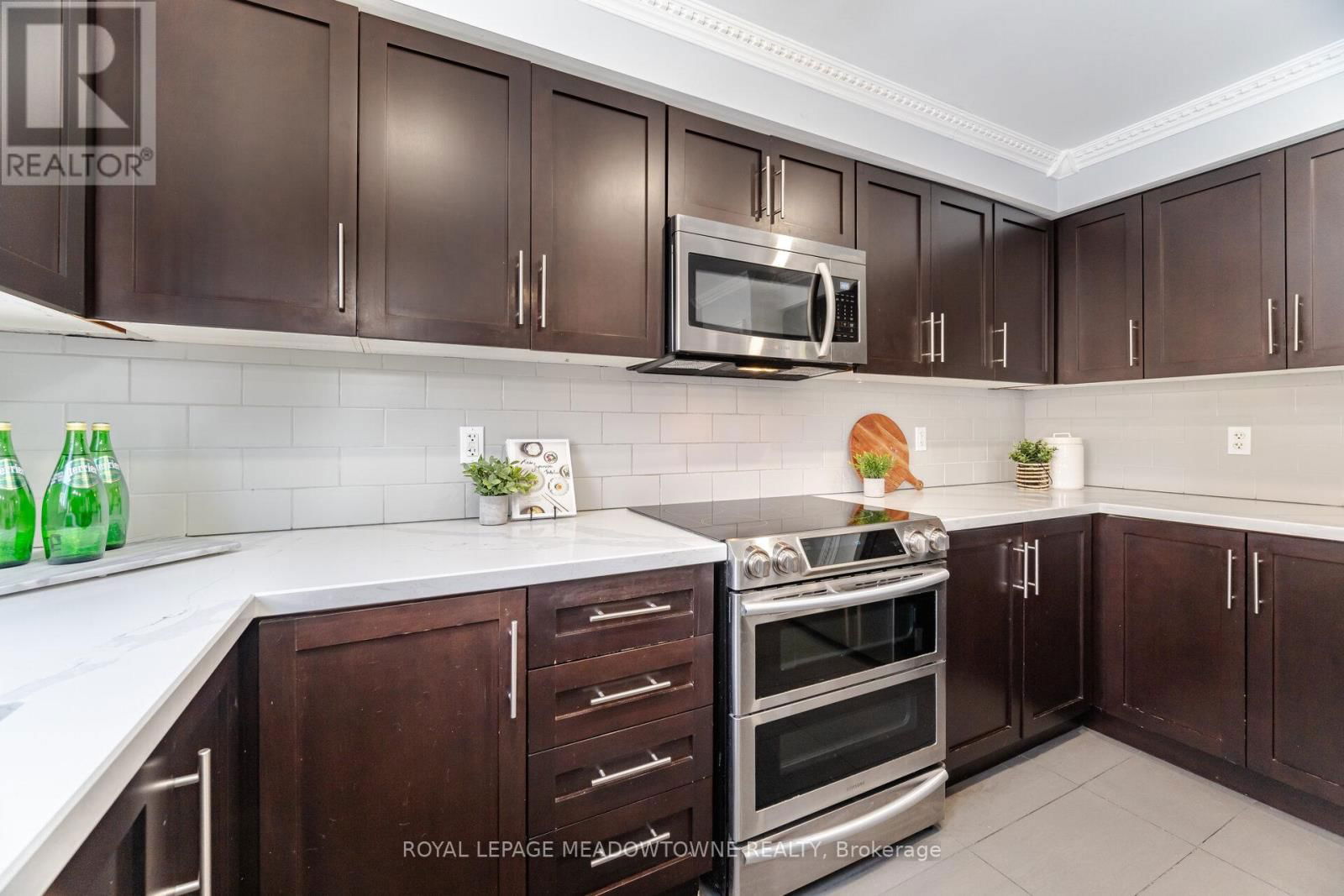 1240 FIELD DRIVE Image 11