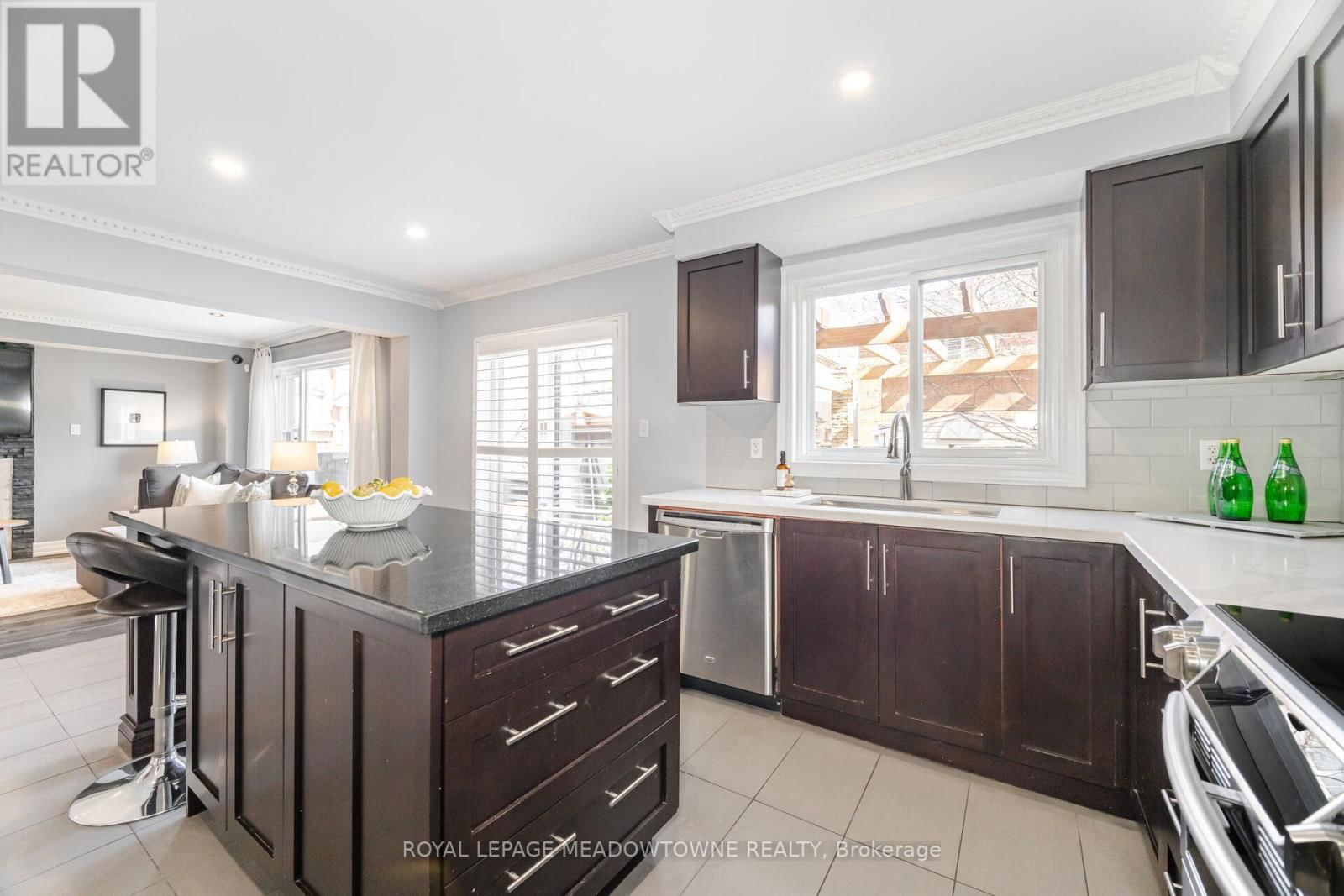 1240 FIELD DRIVE Image 13