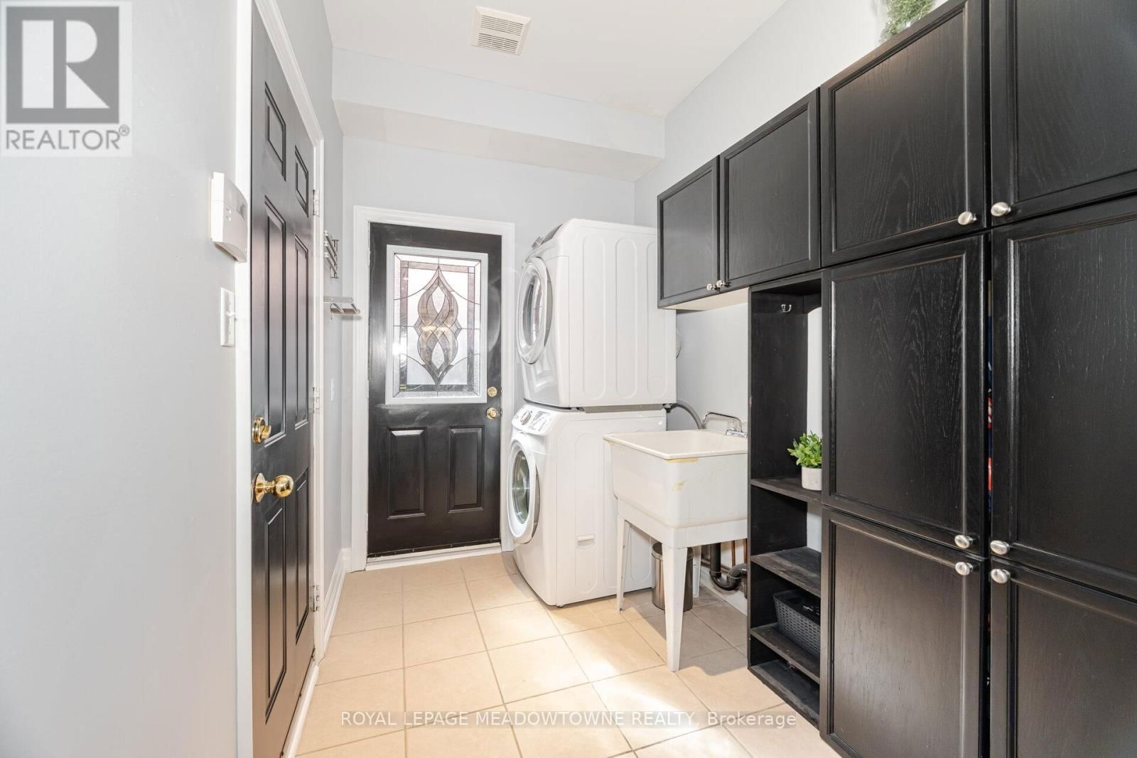 1240 FIELD DRIVE Image 19