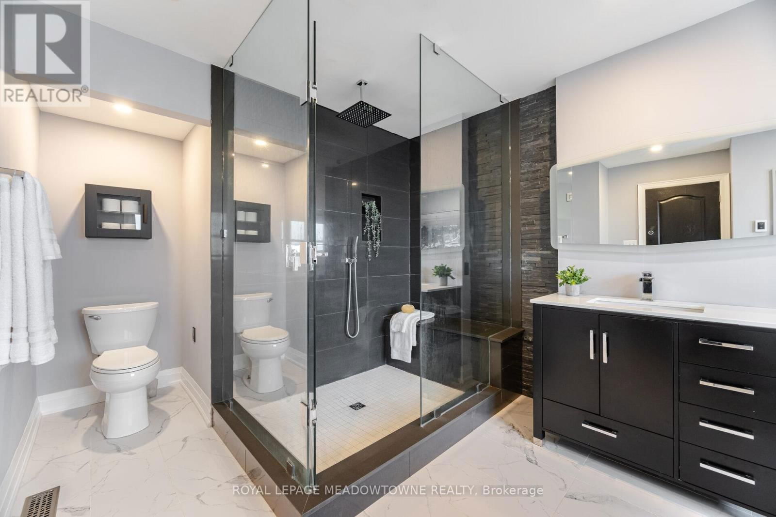 1240 FIELD DRIVE Image 26