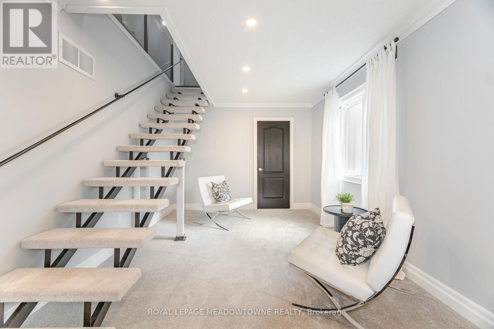 1240 FIELD DRIVE Image 29