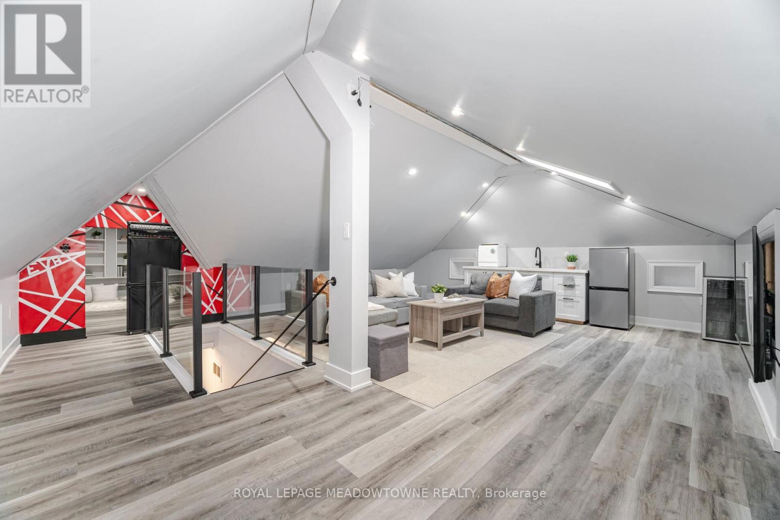 1240 FIELD DRIVE Image 30