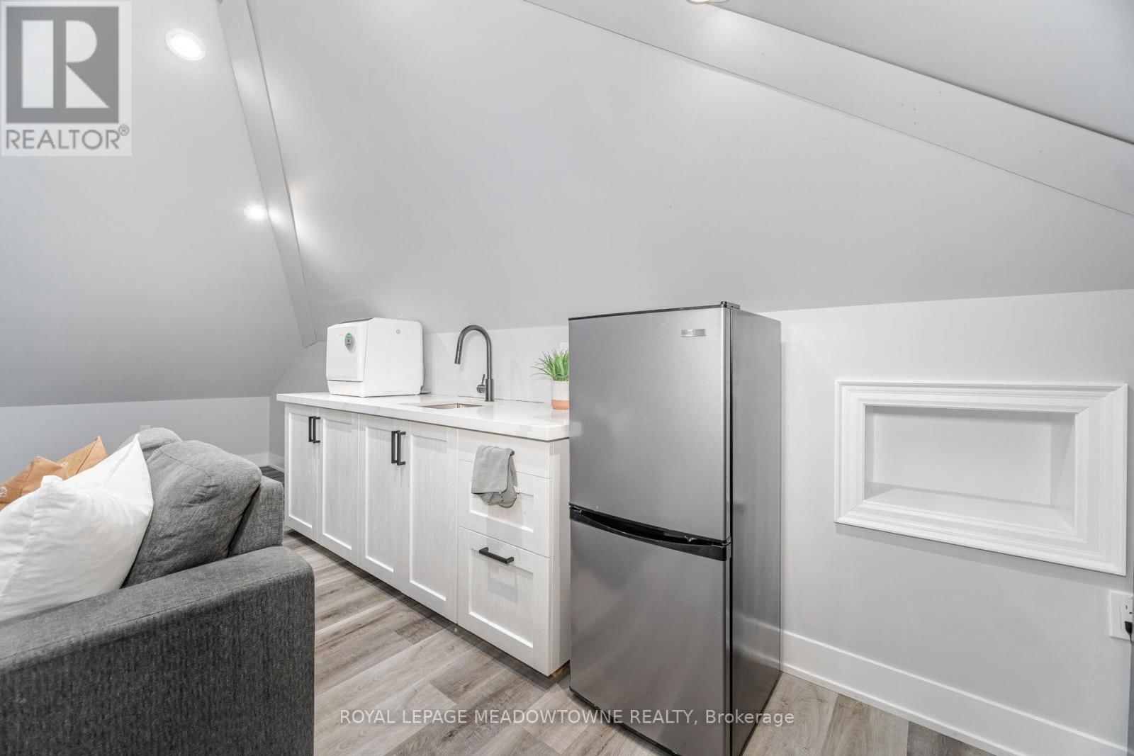 1240 FIELD DRIVE Image 31