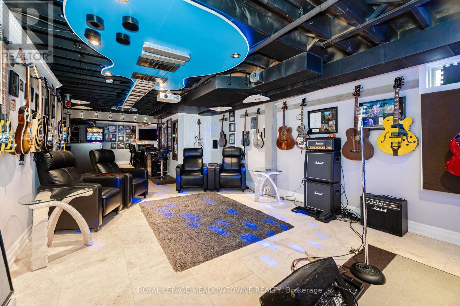 1240 FIELD DRIVE Image 38