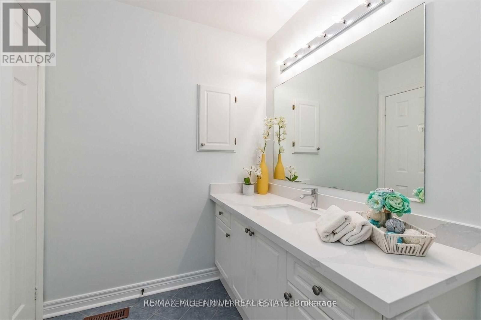 15 PRINCE CRESCENT Image 18