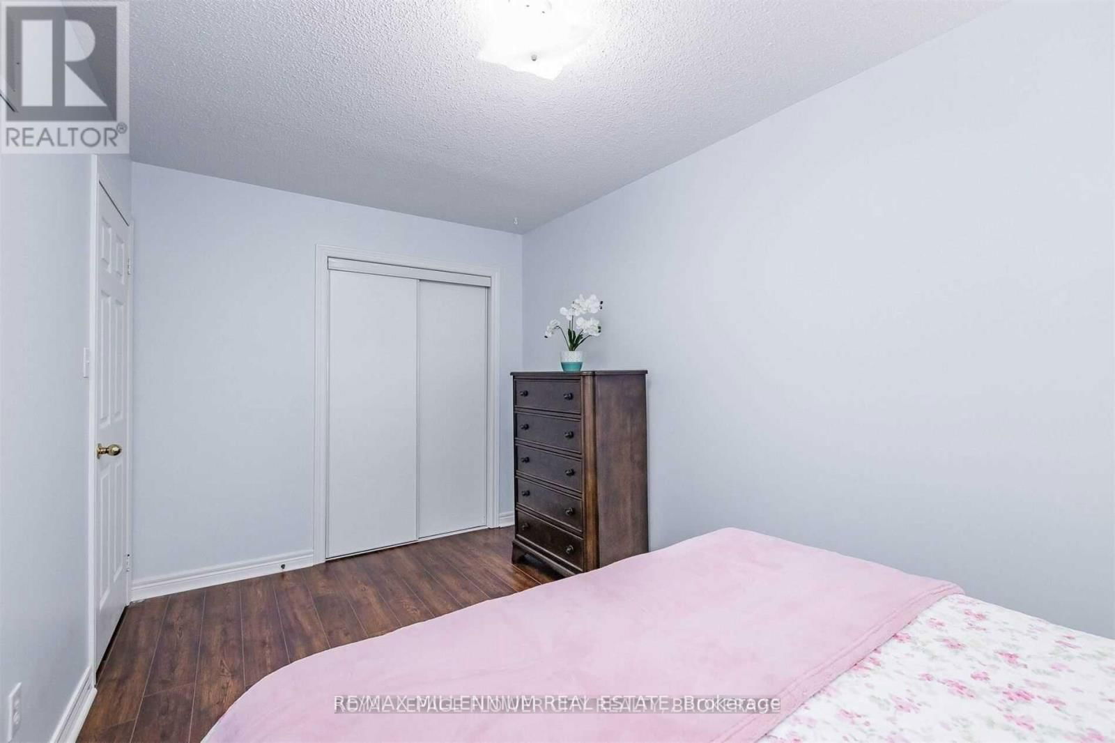15 PRINCE CRESCENT Image 21