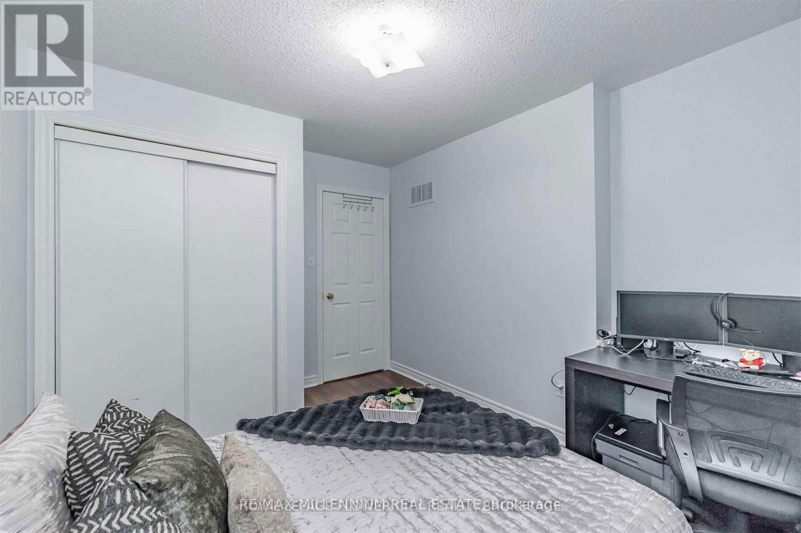 15 PRINCE CRESCENT Image 23