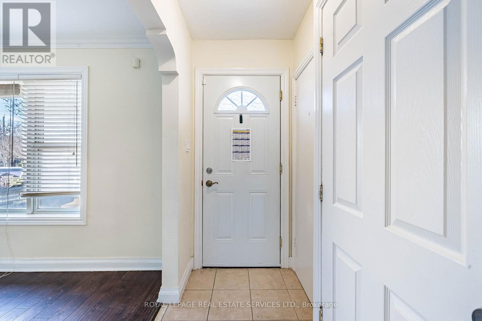 Upper - 233 BETA STREET Image 2