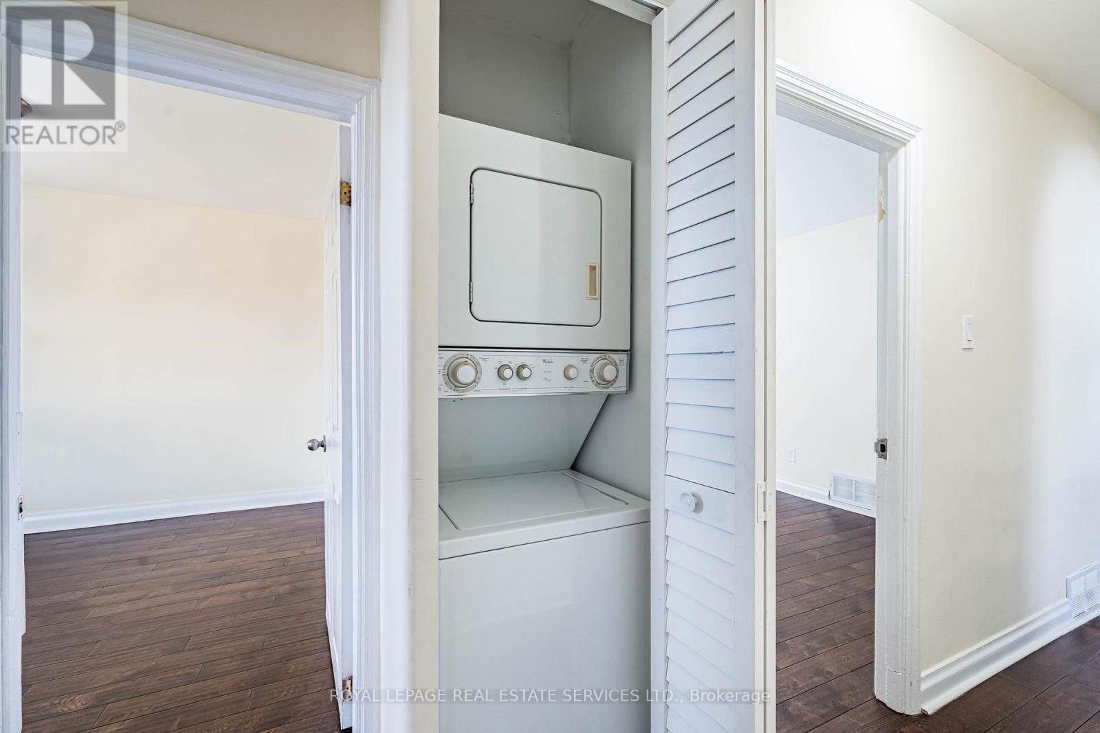 Upper - 233 BETA STREET Image 20