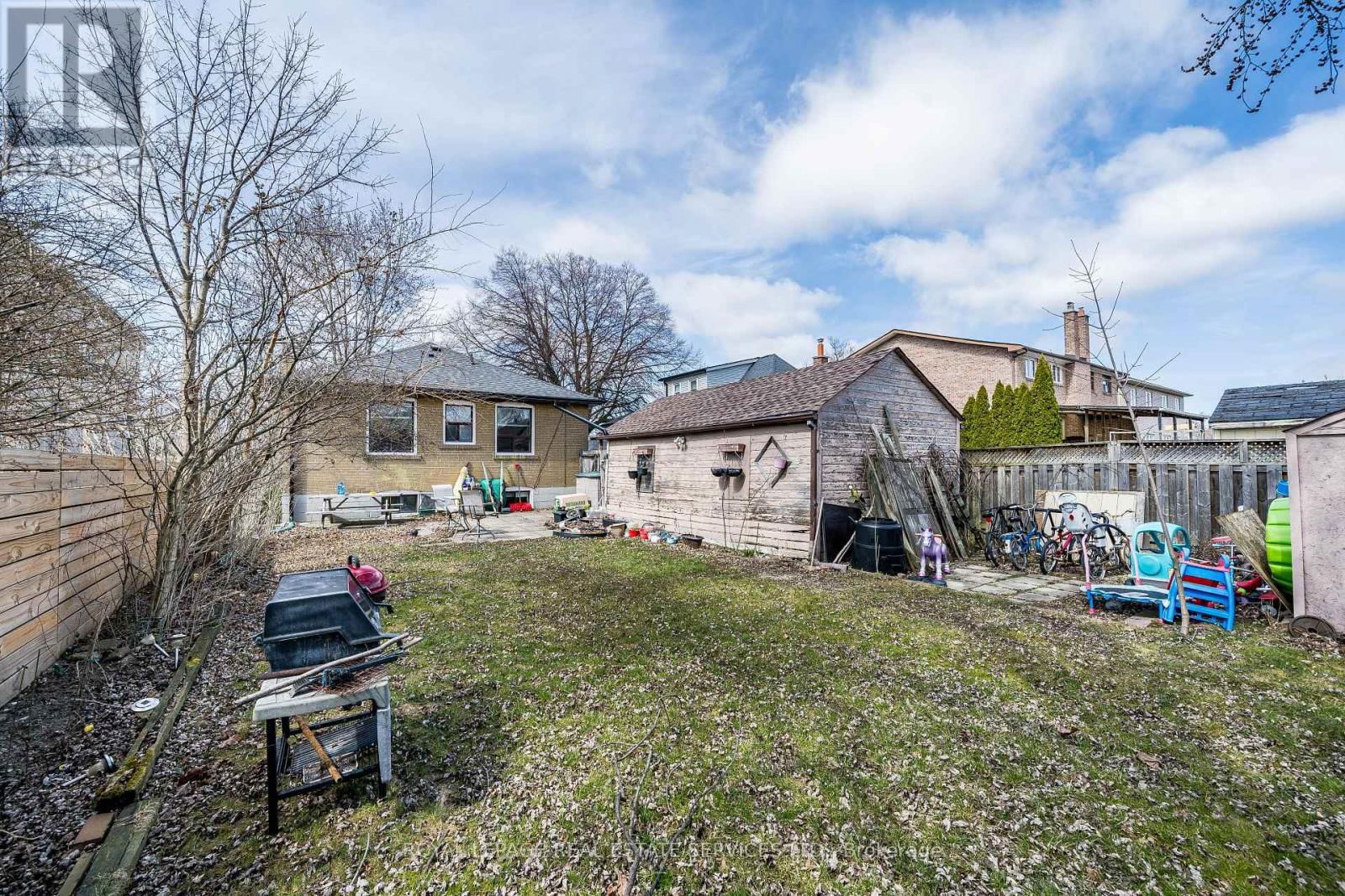 Upper - 233 BETA STREET Image 25