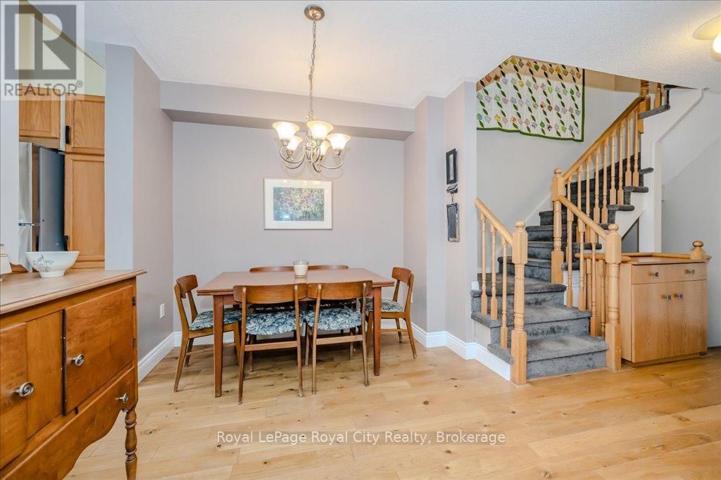 816 VILLAGE GREEN BOULEVARD Image 11